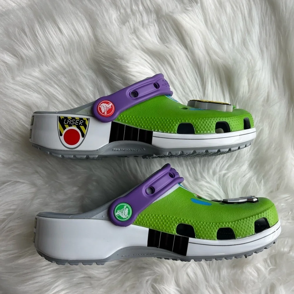 🆕Disney Toy Story Crocs Buzz Lightyear Light up Size J3 W5